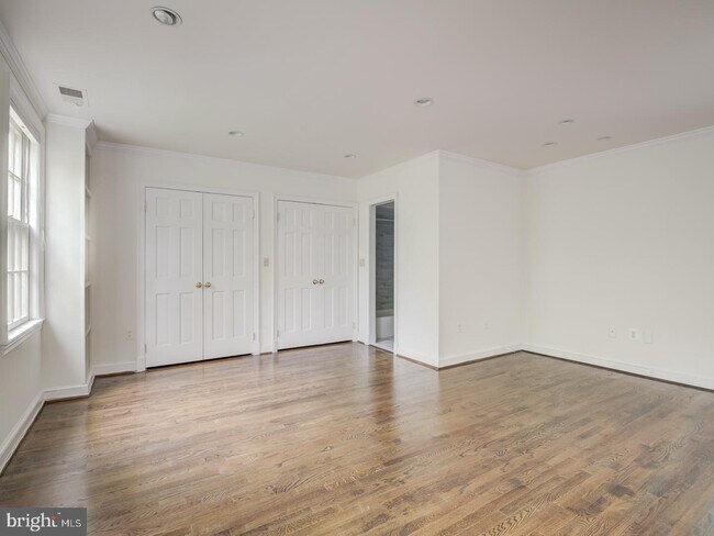 Building Photo - 4354 Westover Pl NW