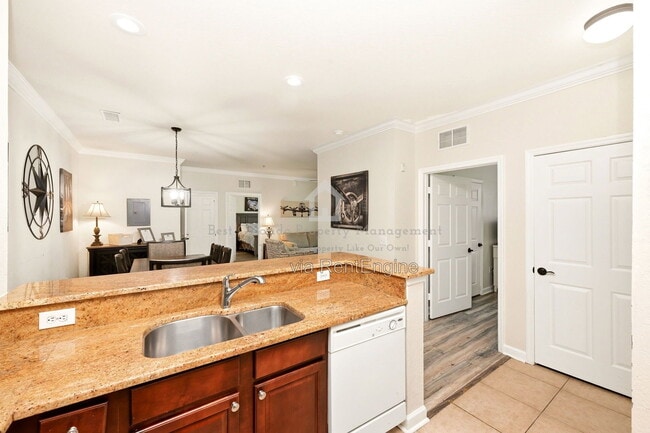 Building Photo - 1301 Tuscan Hills Blvd