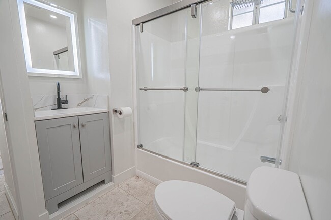 Building Photo - Single-Story 3-Bedroom Pool Home with RV P...