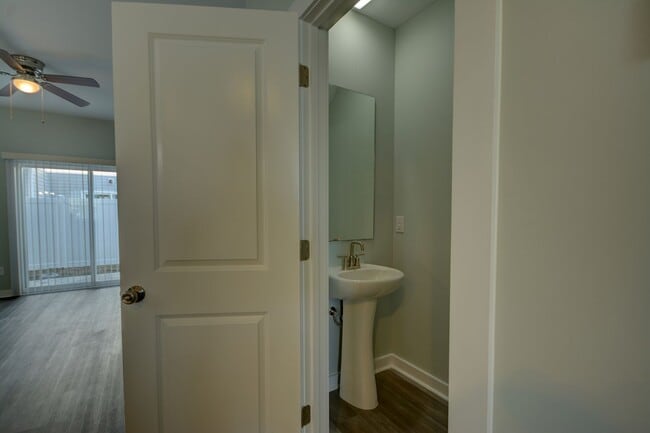 Building Photo - Beachside Village Townhomes: 3 bedroom 3.5...