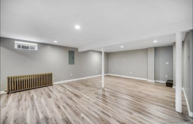 Building Photo - 19 Clifford Terrace
