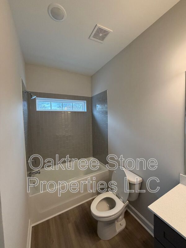 Building Photo - 1996 Main St NW