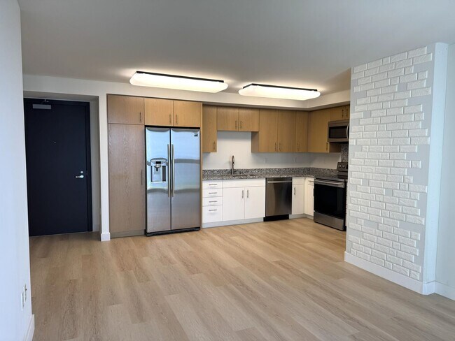 Building Photo - Ke Kilohana - Renovated High Floor 3 Bedroom 2 Bath 2 Parking in Ward Village