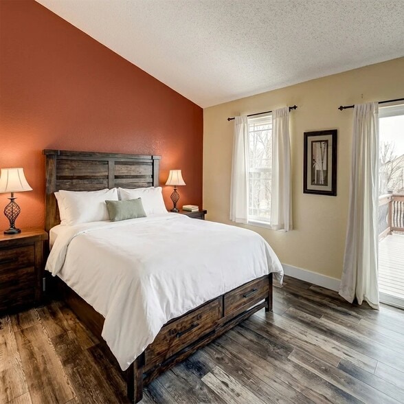Building Photo - 504 S Laredo Cir