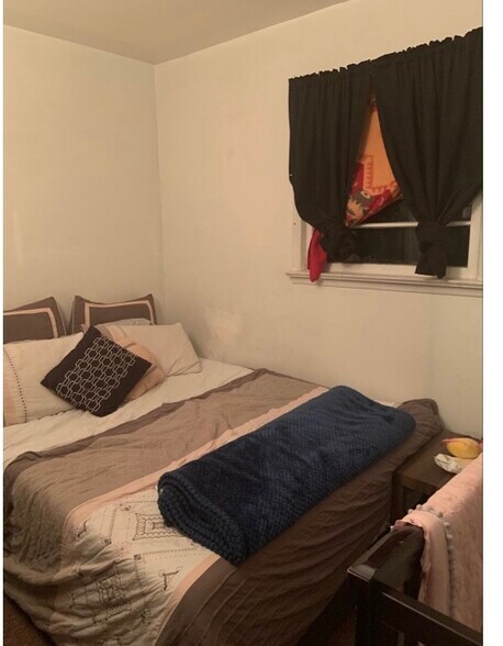 Building Photo - 156 Chestnut St