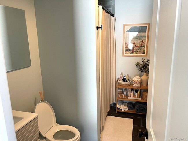 Building Photo - 128 Roosevelt Blvd