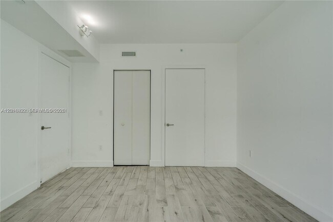 Building Photo - 1300 S Miami Ave