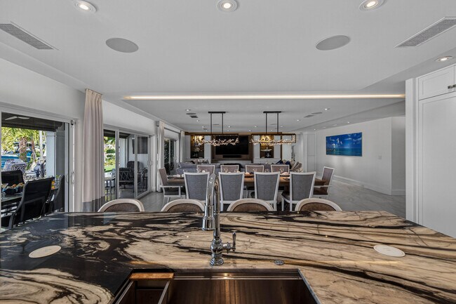 Building Photo - 3109 NE 42nd Ct