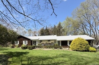 Building Photo - 9 Cedar Hill Rd