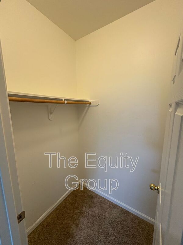 Building Photo - 4911 W Elkhorn Ave