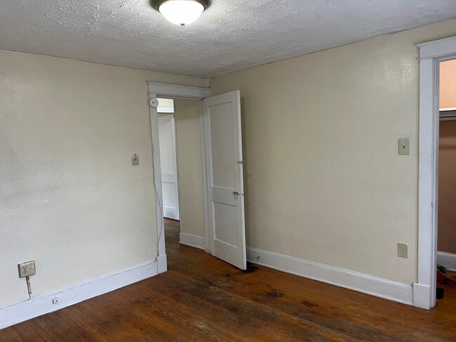 Building Photo - 609 Smithfield Ave