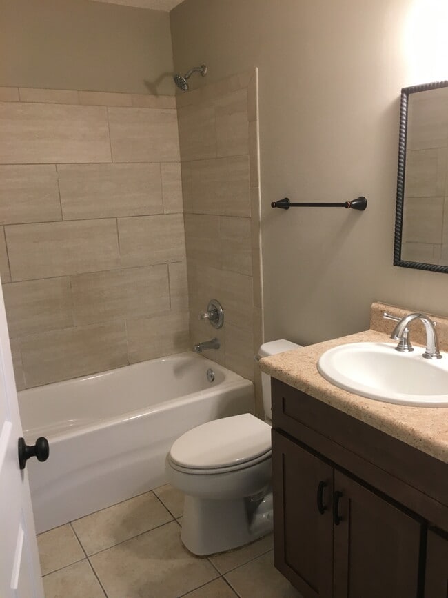 Building Photo - 5980 Savannah Dr