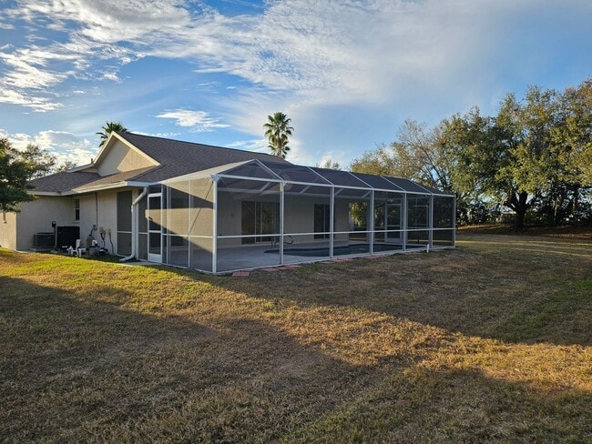 Building Photo - Move In Ready