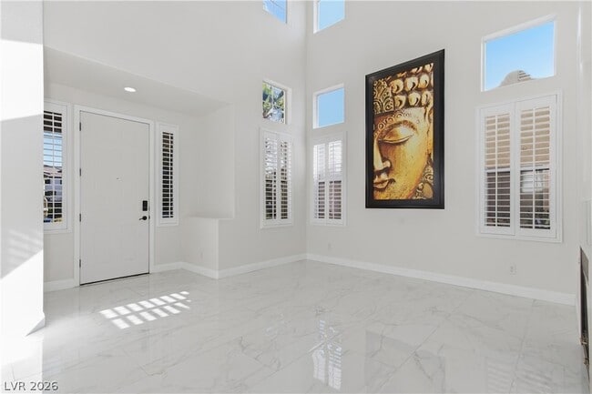 Building Photo - 9983 Canyon Peak Dr