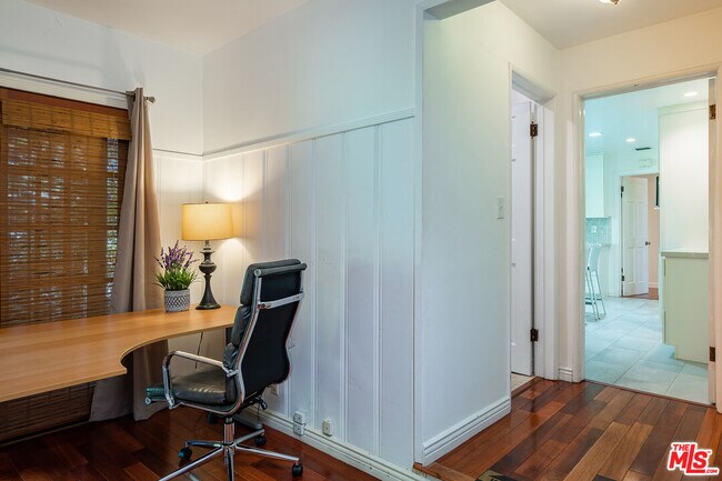 Building Photo - 13843 Milbank St