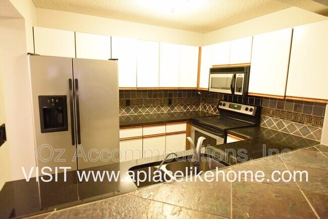Building Photo - 8741 W 106th Terrace