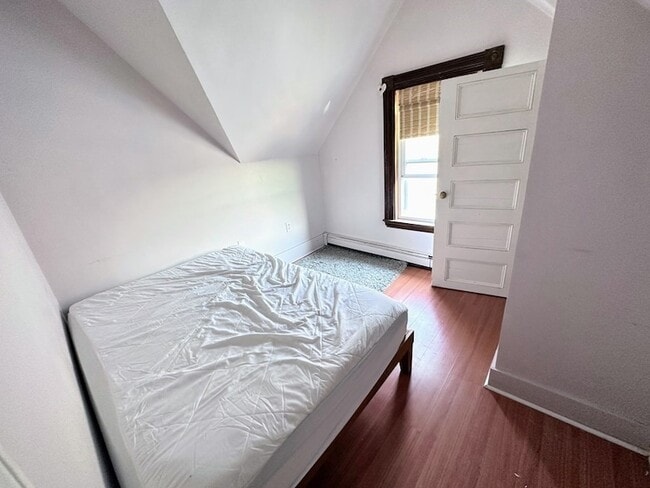 Building Photo - 74 Antwerp St