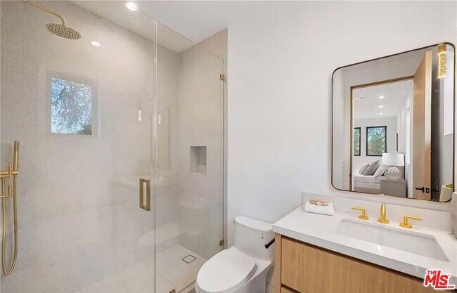 Building Photo - 4453 Gentry Ave