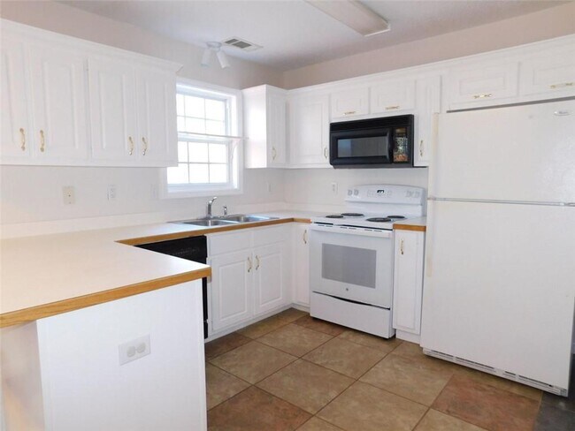 Building Photo - 2784 James Henry Dr