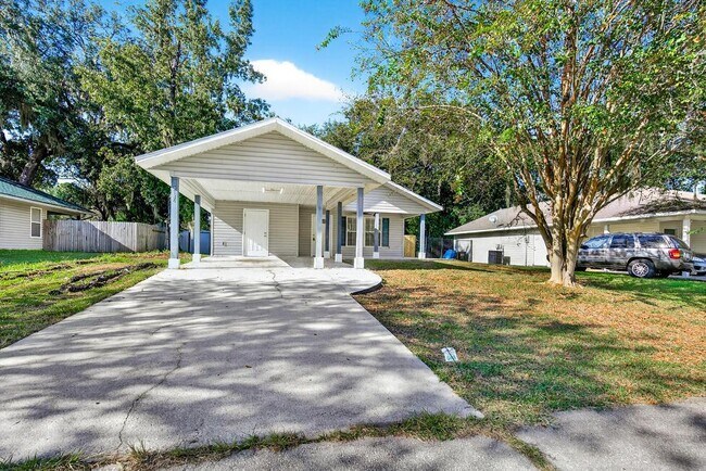 Building Photo - 2126 Center Way
