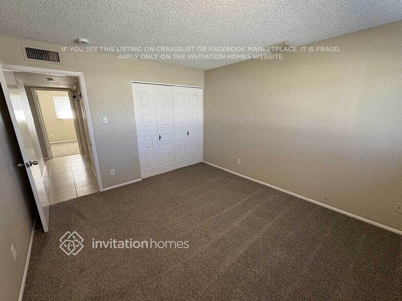 Building Photo - 4815 W Gardenia Ave