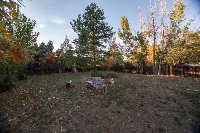 Building Photo - Spacious 4 Bedroom in Mid-Town Fort Collins