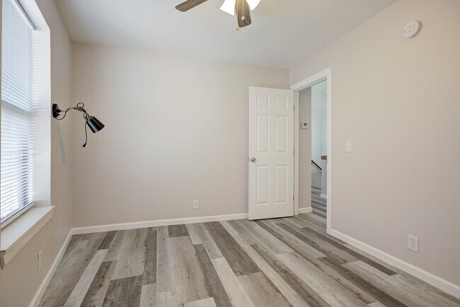 Building Photo - 608 E Eufaula St