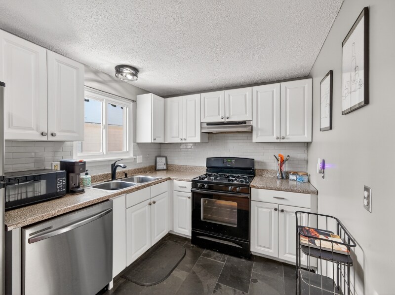 Building Photo - 1082h Mt Hope Ave