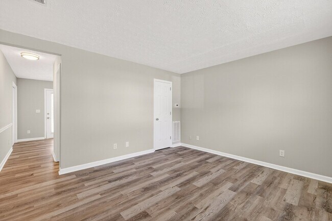 Building Photo - 601 E Grundy St