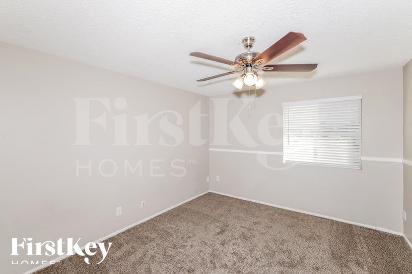 Building Photo - 7646 N 37th Ave