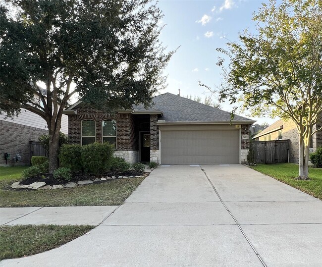 Building Photo - 28707 Mayes Bluff Dr
