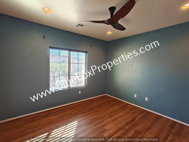 Building Photo - 11007 E White Sage Dr