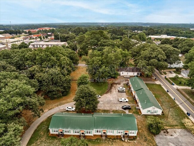 Building Photo - 210 Bryan St