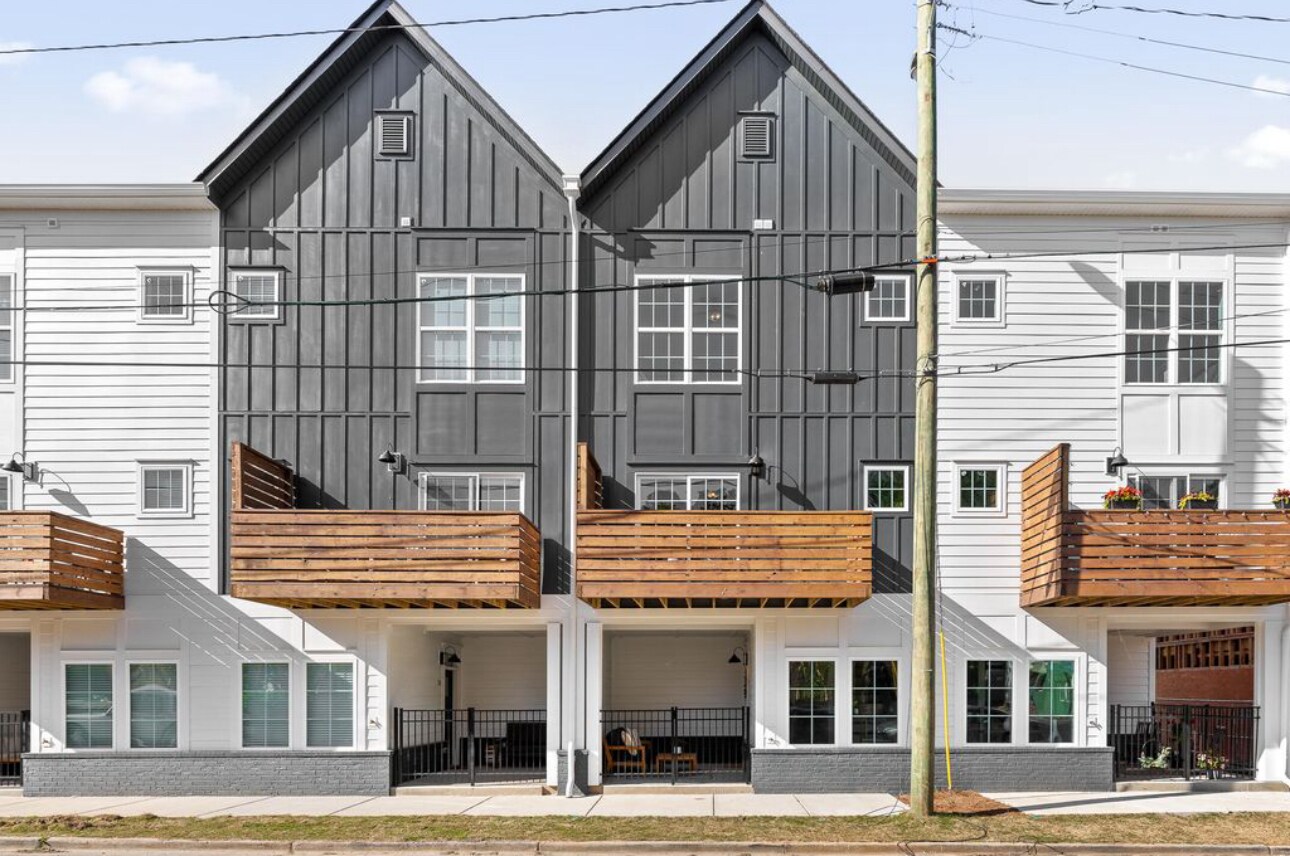 Building Photo - 126 E 19th St