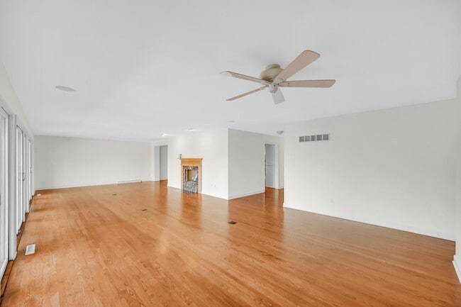 Building Photo - 6271 N 525 W