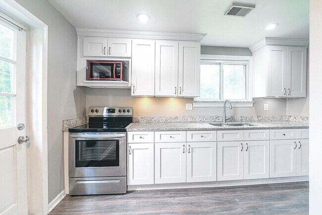 Building Photo - 2506 Inman Ave