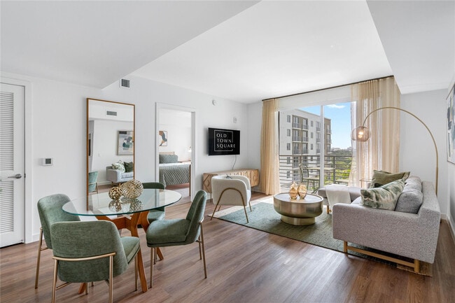 Building Photo - 200 NE 1st Ave