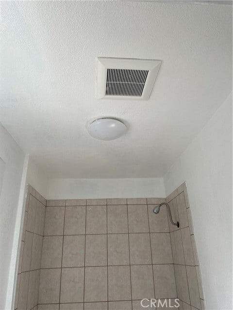 Building Photo - 676 E 115th St