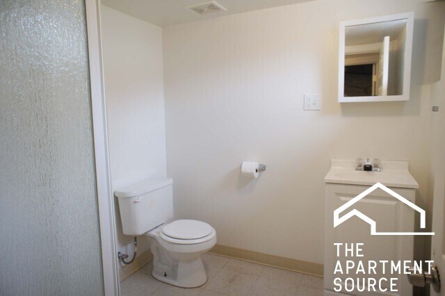 Building Photo - 4100 N Pontiac Ave