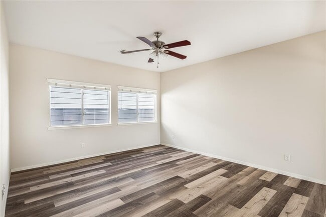 Building Photo - 1623 Royal Chase Dr
