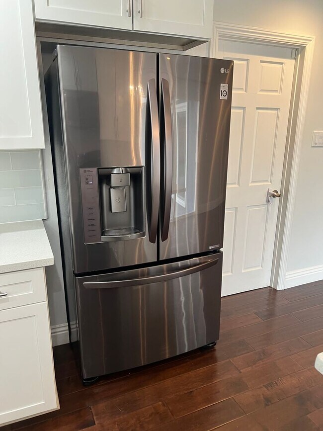 Building Photo - 3 bed/2 bath Jose Home Near HW 85 at Almad...