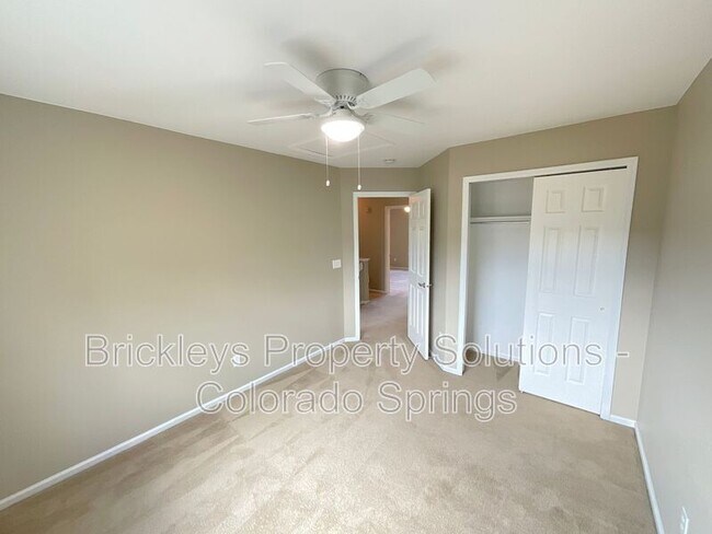 Building Photo - 7168 Prairie Wind Dr