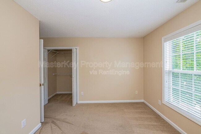Building Photo - 4001 Winecott Dr