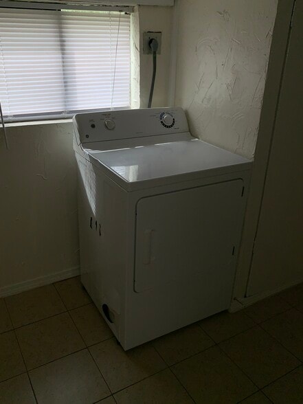 Building Photo - 1110 Wilson St