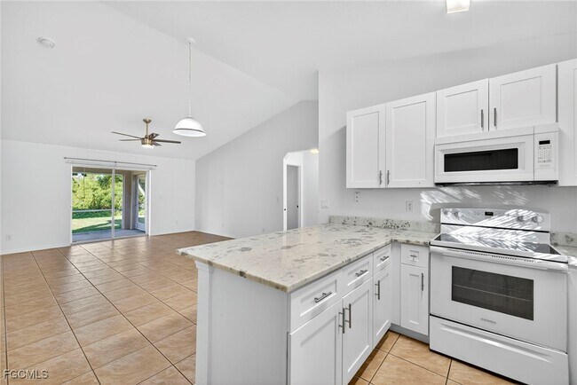 Building Photo - 710 Creuset Ave S