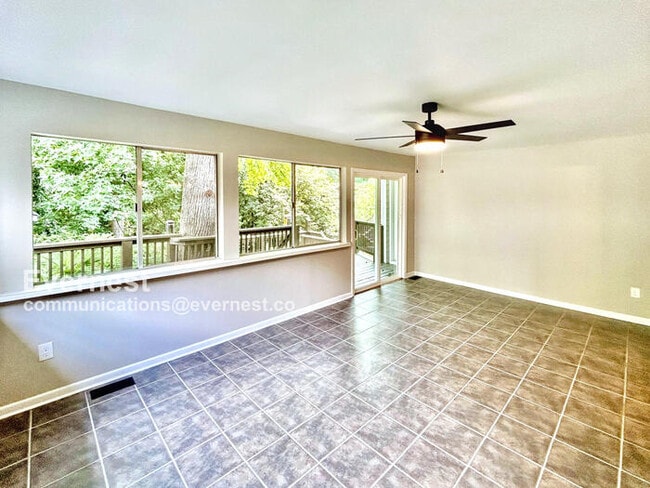 Building Photo - 2771 Winding Ln NE