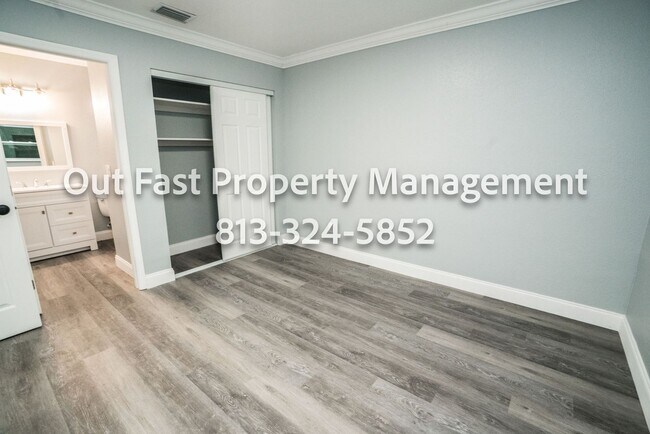 Building Photo - Bright Corner-Lot Home Near Bayshore and City Conveniences