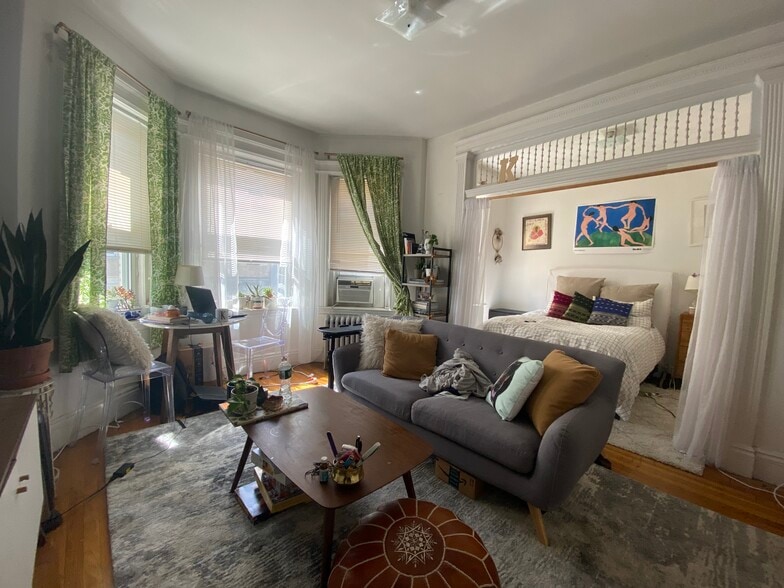 Building Photo - 18 Saint Lukes Rd