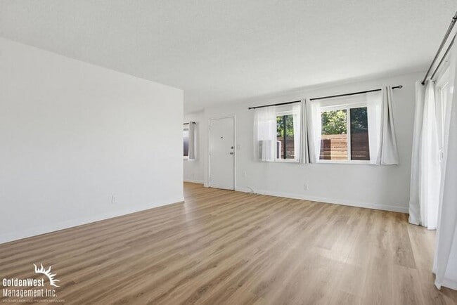 Building Photo - Bright and Inviting 2Bdm 1Ba Apartment in Escondido!
