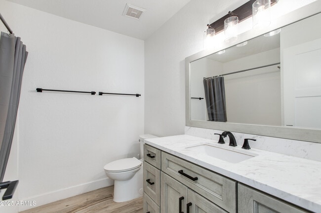 Building Photo - 1112 N 87th St